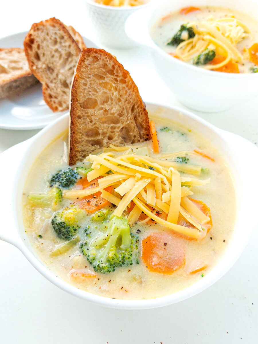 kremowa zupa brokułowa z serem